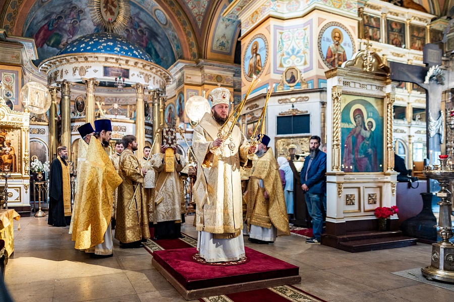Архиерейское богослужение в Михаило-Архангельском храме села Михайловского г.о. Домодедово